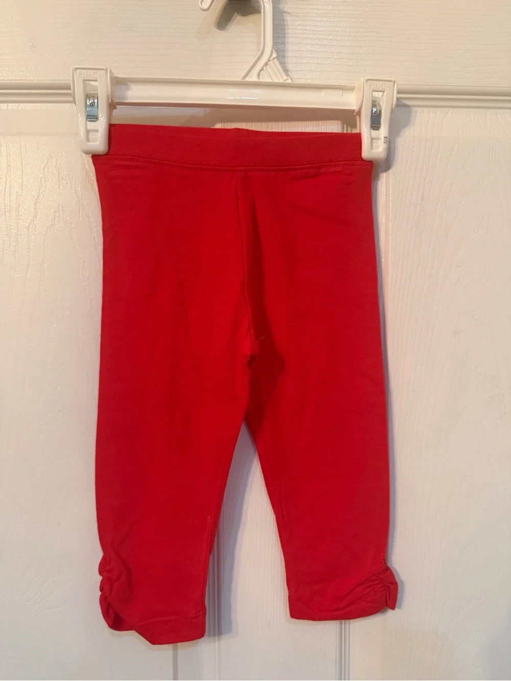 Red Girls' Knit Capris Leggings
